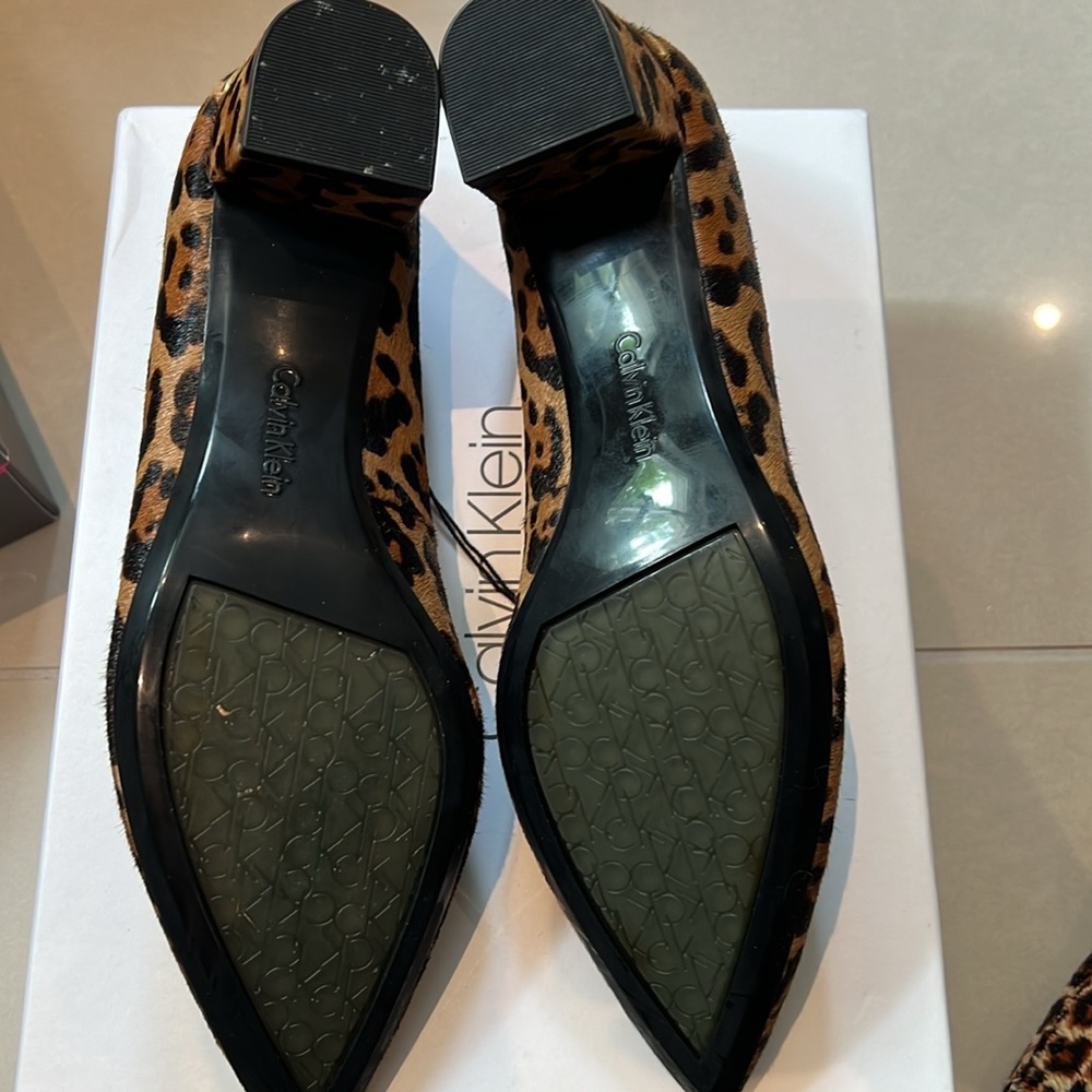 Calvin Klein Gella Kis Skin Pumps - Picture 5 of 6